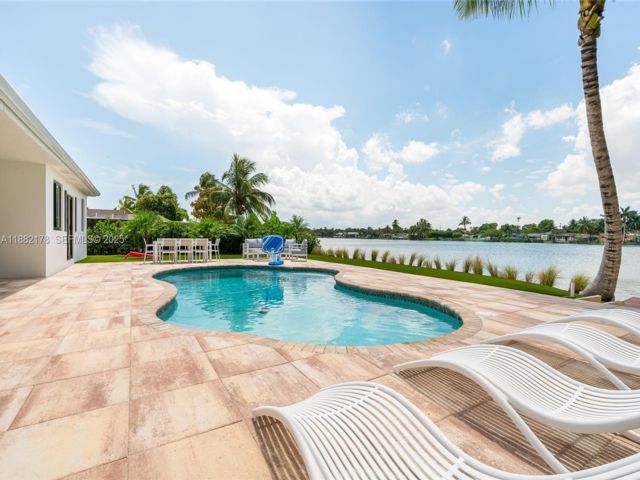  4 BR,  3.00 BTH &nbsp; style home in Miami