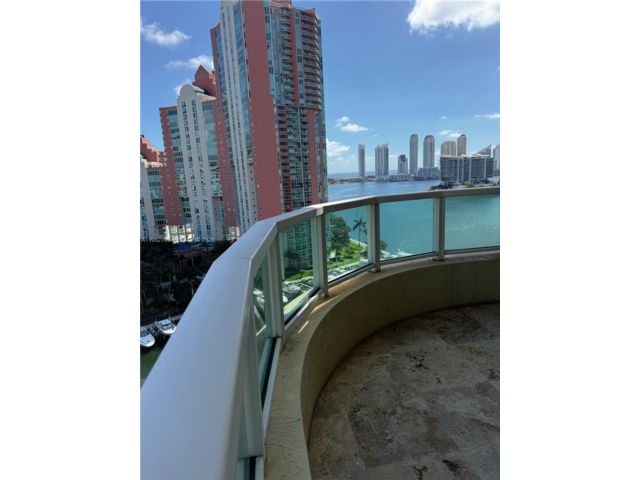  2 BR,  3.00 BTH &nbsp; style home in Aventura