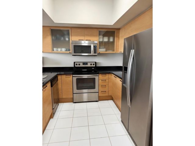  2 BR,  2.00 BTH &nbsp; style home in Hollywood
