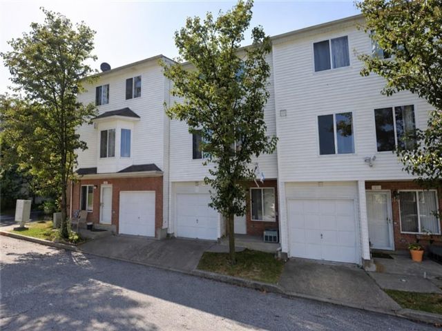  2 BR,  2.00 BTH &nbsp;Single family style home in Arden Heights