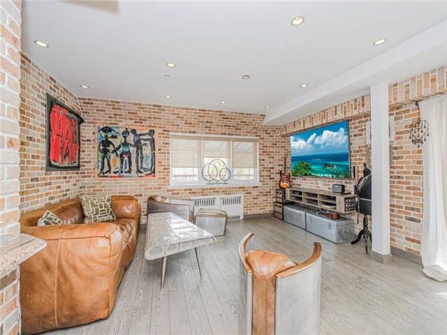  3 BR,  2.00 BTH &nbsp;Condominium style home in Sheepshead Bay