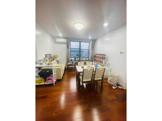  3 BR,  2.00 BTH &nbsp;Co-op style home in Bensonhurst