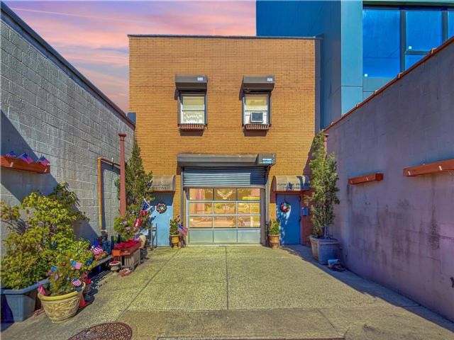 Studio,  0.00 BTH &nbsp;Commercial style home in Sunset Park