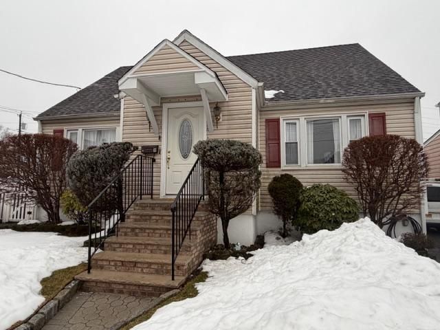  2 BR,  1.00 BTH &nbsp; style home in Belleville