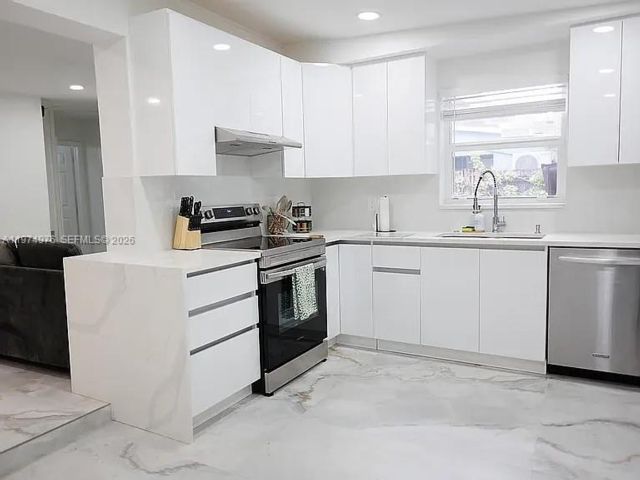  5 BR,  3.00 BTH &nbsp; style home in Fort Lauderdale