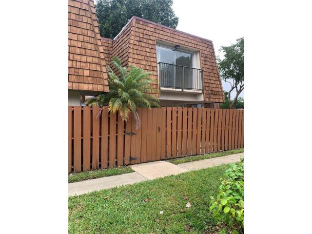  3 BR,  2.50 BTH &nbsp; style home in Davie