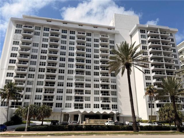  2 BR,  2.00 BTH &nbsp;Condo style home in Miami Beach