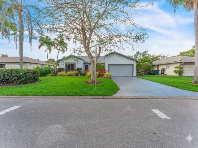 4 BR,  2.00 BTH &nbsp;European style home in Coral Springs