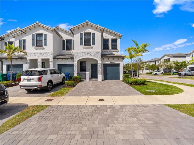  3 BR,  2.50 BTH &nbsp;Townhouse style home in Homestead