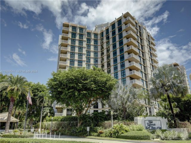  3 BR,  2.00 BTH &nbsp; style home in Key Biscayne