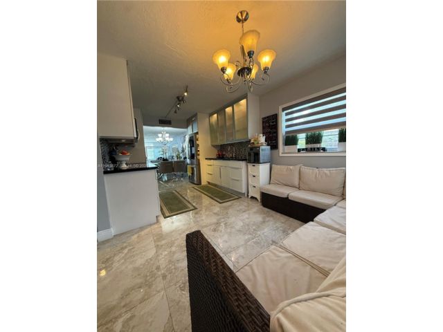  2 BR,  2.00 BTH &nbsp; style home in Pembroke Pines