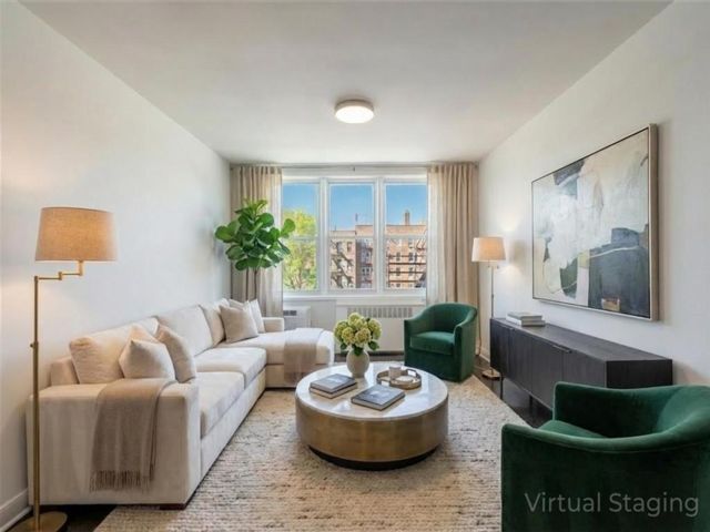  2 BR,  1.00 BTH &nbsp;Co-op style home in Kensington