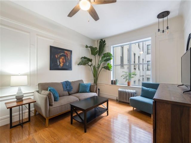  1 BR,  1.00 BTH &nbsp;Co-op style home in Prospect Heights