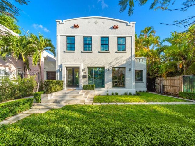  4 BR,  3.50 BTH &nbsp; style home in Miami