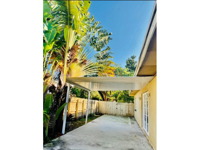  3 BR,  2.50 BTH &nbsp; style home in Miami