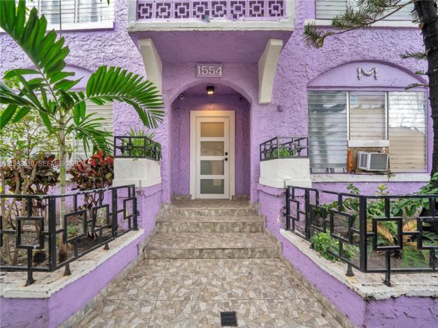  1 BR,  1.00 BTH &nbsp; style home in Miami