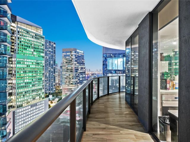  2 BR,  2.00 BTH &nbsp; style home in Miami