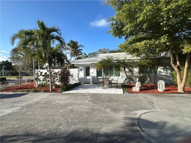  2 BR,  2.00 BTH &nbsp; style home in Lauderdale By The Sea