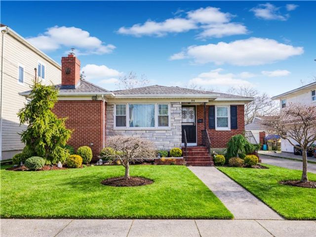 [Oakwood Real Estate, listing number 3334182]