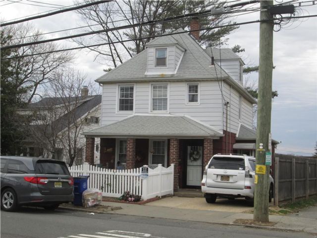  3 BR,  2.00 BTH &nbsp;Single family style home in Travis