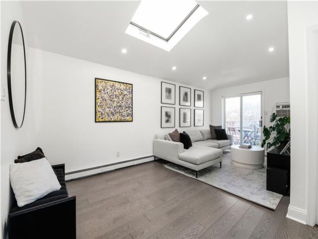  3 BR,  2.00 BTH &nbsp;Condominium style home in Canarsie