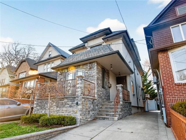  4 BR,  4.00 BTH &nbsp;Single family style home in Madison