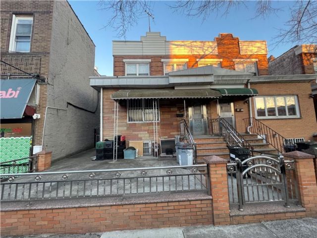 Studio,  0.00 BTH &nbsp;Multi-family style home in Bensonhurst
