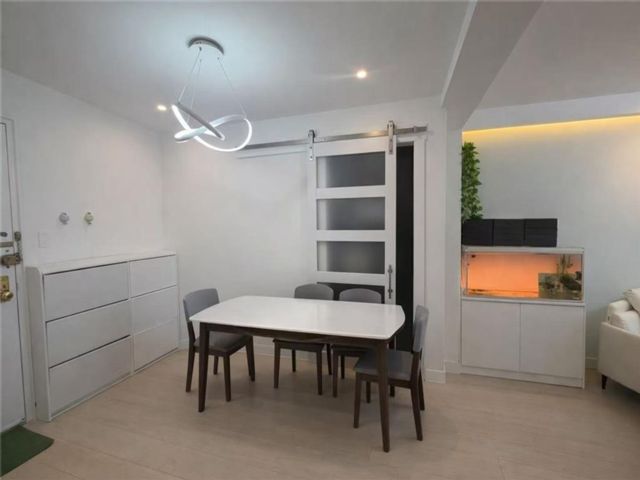  2 BR,  1.00 BTH &nbsp;Co-op style home in Linden Hill