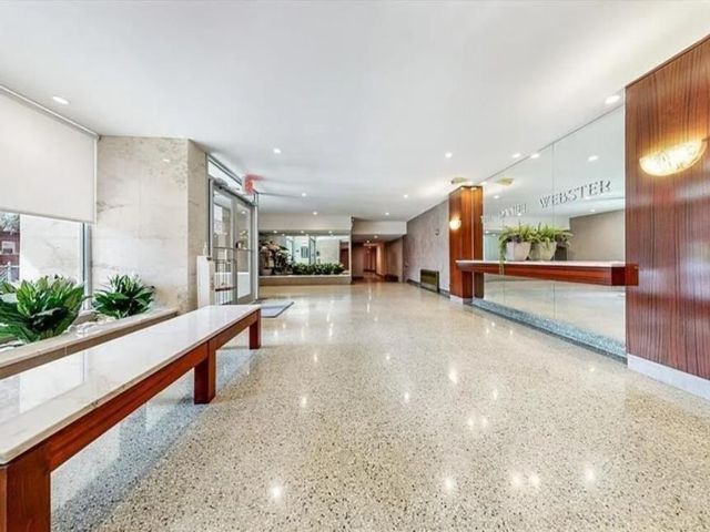  1 BR,  1.00 BTH &nbsp;Co-op style home in Kensington