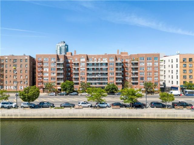  1 BR,  1.00 BTH &nbsp;Co-op style home in Sheepshead Bay