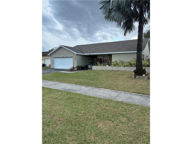  3 BR,  2.00 BTH &nbsp; style home in Florida City