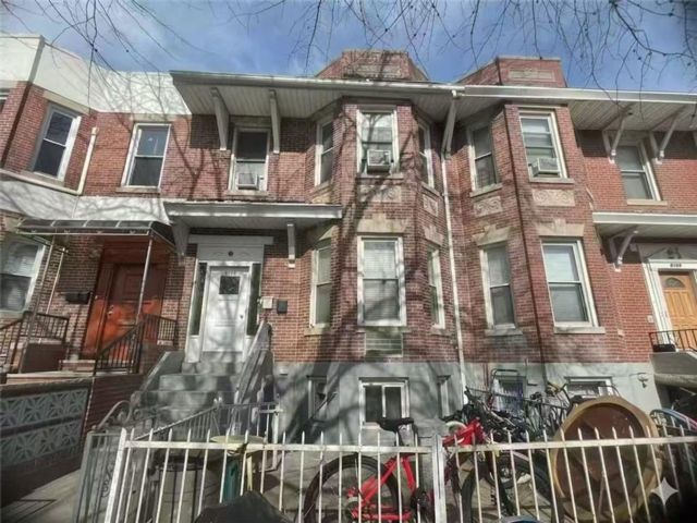  7 BR,  4.00 BTH &nbsp;Multi-family style home in Bensonhurst