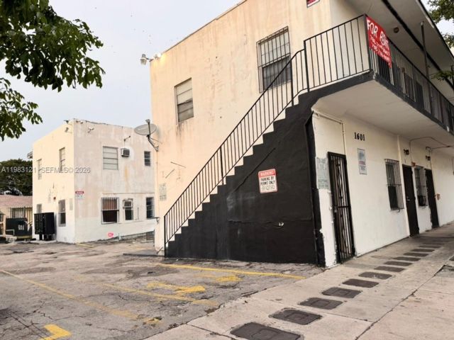  1 BR,  1.50 BTH &nbsp; style home in Miami