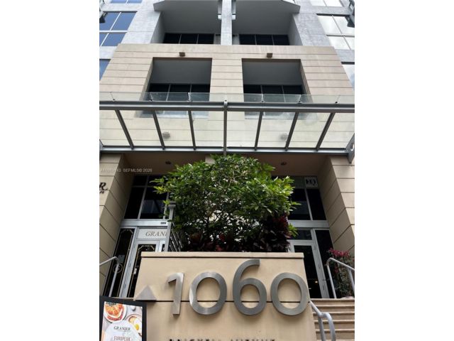  2 BR,  2.00 BTH &nbsp; style home in Miami