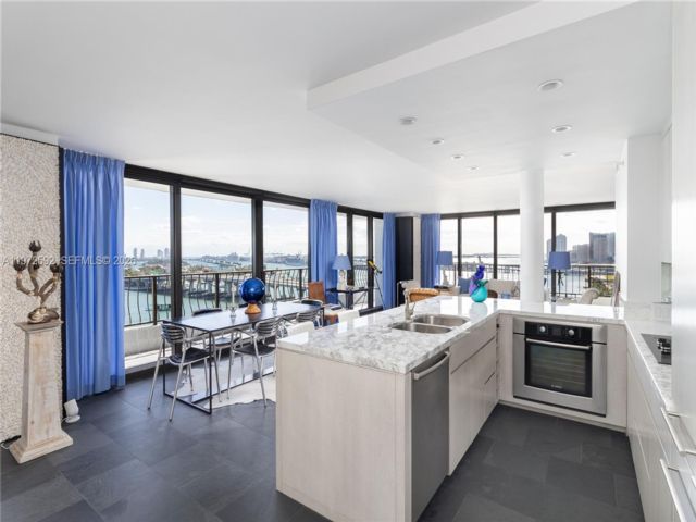  1 BR,  2.00 BTH &nbsp; style home in Miami