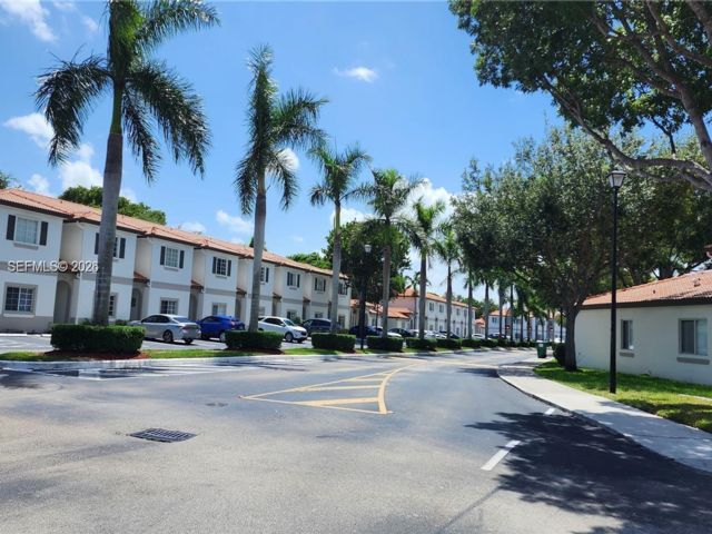  3 BR,  2.50 BTH &nbsp;Townhouse style home in Miami