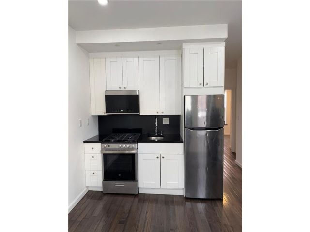  2 BR,  1.00 BTH &nbsp;Multi-family style home in Flatbush