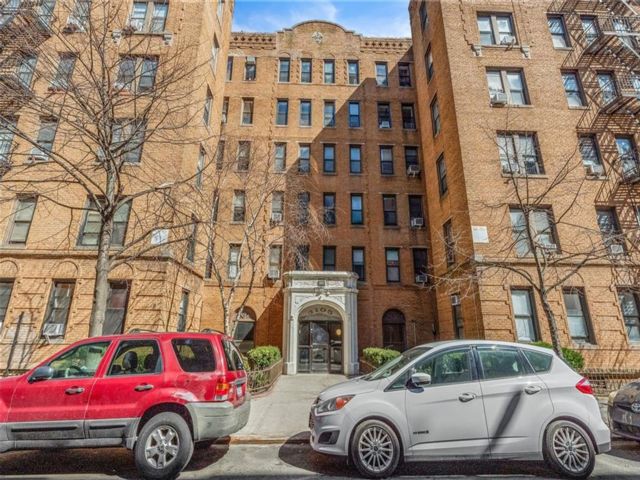 [Brighton Beach Real Estate, listing number 3334428]