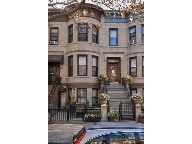 Studio,  0.00 BTH &nbsp;Multi-family style home in Sunset Park