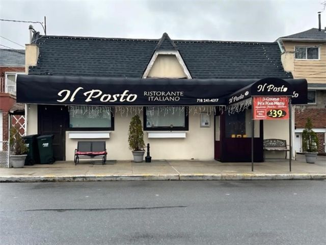 Studio,  0.00 BTH &nbsp;Commercial style home in Bergen Beach