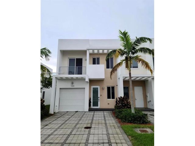  3 BR,  3.00 BTH &nbsp; style home in Medley