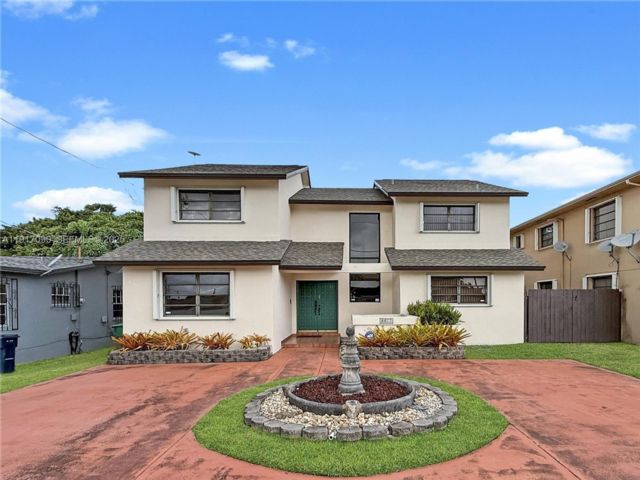  5 BR,  3.00 BTH &nbsp; style home in Miami