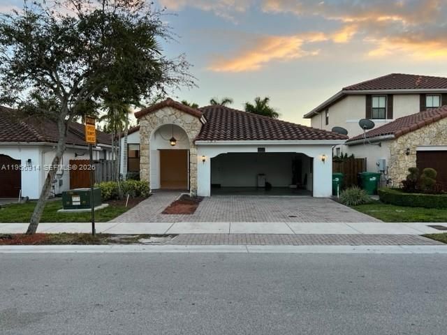  4 BR,  4.00 BTH &nbsp; style home in Miami