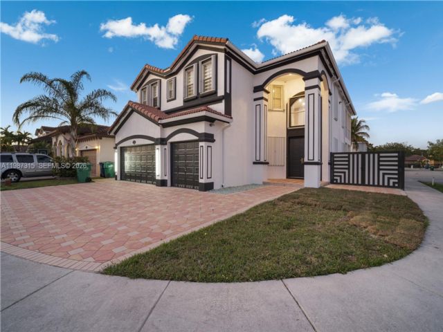  5 BR,  3.00 BTH &nbsp; style home in Miami