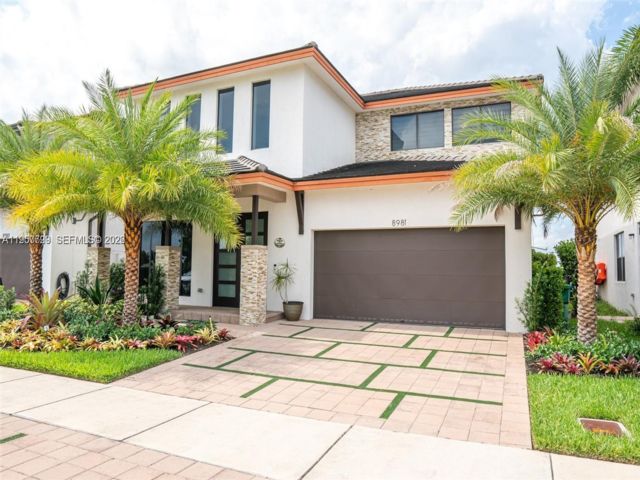  4 BR,  3.00 BTH &nbsp;European style home in Miami