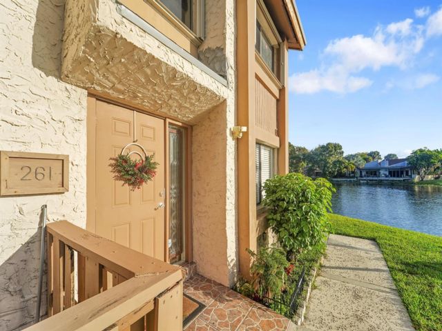  3 BR,  2.00 BTH &nbsp; style home in Plantation