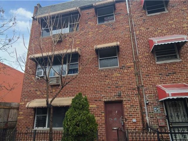 Studio,  0.00 BTH &nbsp;Mixed use style home in Flatbush