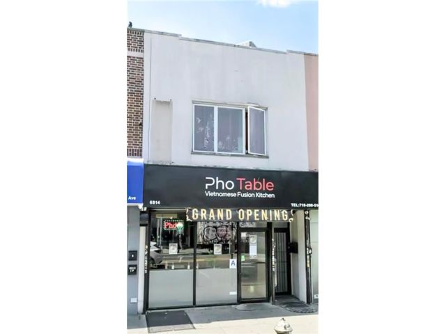 Studio,  0.00 BTH &nbsp;Mixed use style home in Bensonhurst