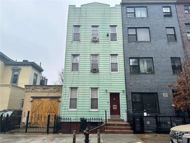 Studio,  0.00 BTH &nbsp;Multi-family style home in Bushwick