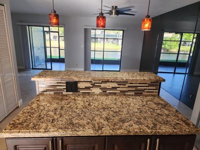  3 BR,  2.50 BTH &nbsp;Townhouse style home in Plantation